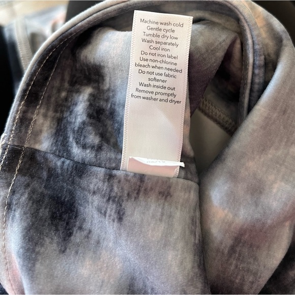 Athleta Elation Ice Dye 7/8 Tight in Powervita Orchid Pink Size Small - Picture 13 of 15